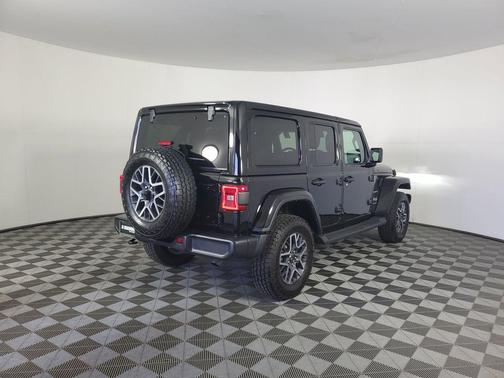 2024 Jeep Wrangler 4-Door Sahara 4x4