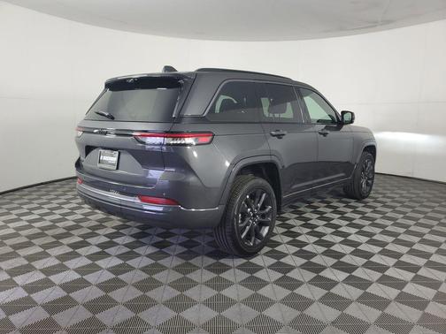 Baltic Gray Metallic Clearcoat 2026 Jeep Grand Cherokee Limited
