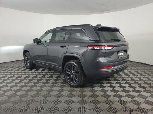 Baltic Gray Metallic Clearcoat 2026 Jeep Grand Cherokee Limited