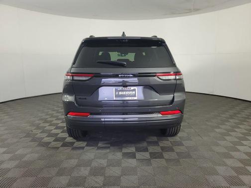 Baltic Gray Metallic Clearcoat 2026 Jeep Grand Cherokee Limited