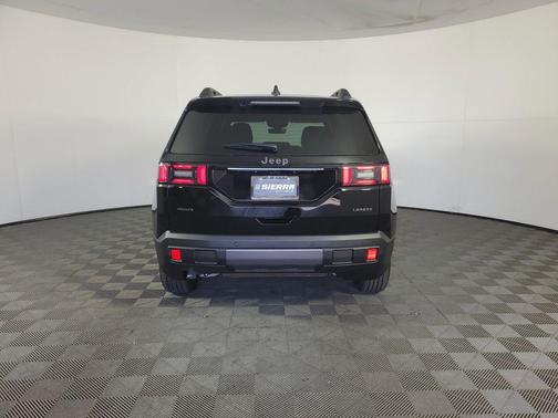 2026 Jeep Cherokee Laredo 4x4