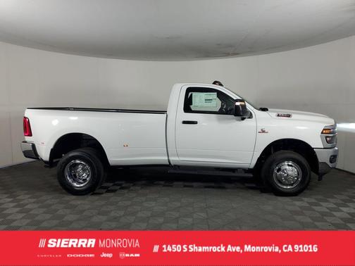 Bright White Clearcoat 2026 RAM 3500 Tradesman Regular Cab 4x4 8' Box