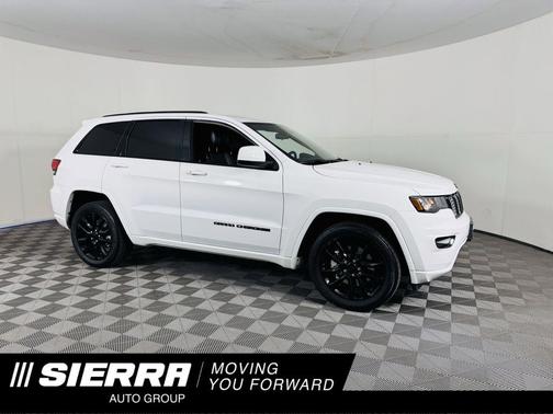 Bright White Clearcoat 2021 Jeep Grand Cherokee Laredo