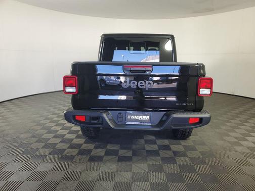 2025 Jeep Gladiator High Tide