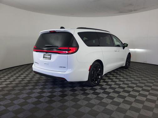 2026 Chrysler Pacifica Limited