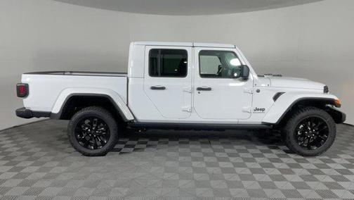 2025 Jeep Gladiator Nighthawk