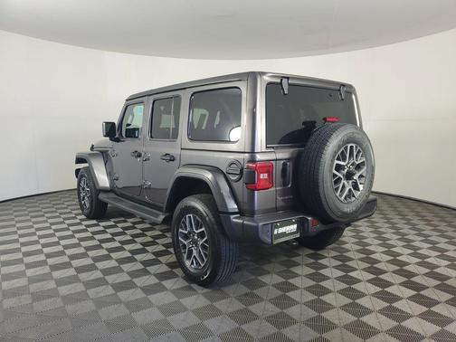 2025 Jeep Wrangler 4-Door Sahara 4x4