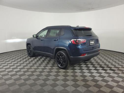 Fathom Blue Pearl Coat 2026 Jeep Compass Latitude