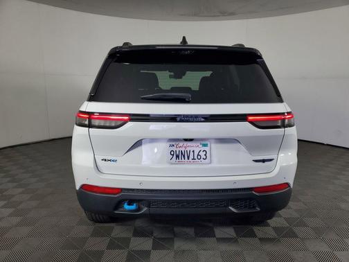 Bright White Clearcoat 2023 Jeep Grand Cherokee 4xe Trailhawk