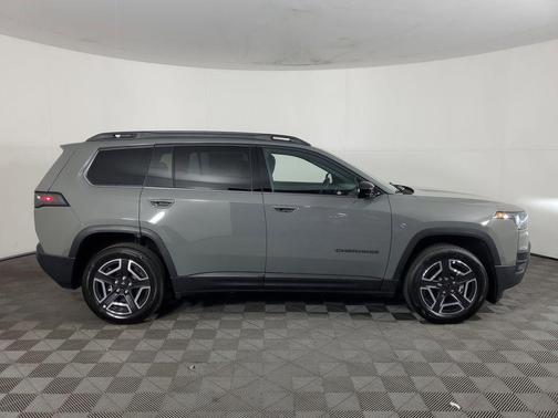 2026 Jeep Cherokee Laredo 4x4