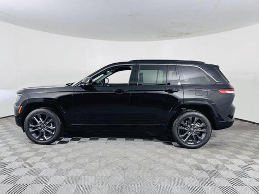 Diamond Black Crystal Pearlcoat 2026 Jeep Grand Cherokee Limited