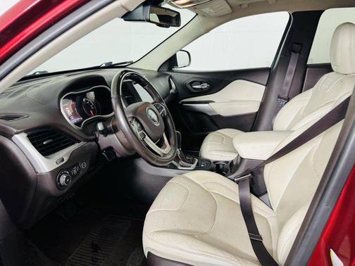 2016 Jeep Cherokee Overland