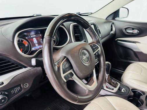 2016 Jeep Cherokee Overland