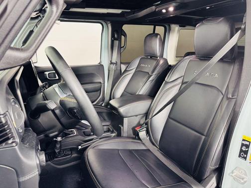 Earl Clearcoat 2024 Jeep Wrangler 4xe Sahara