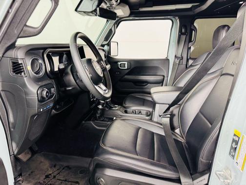 Earl Clearcoat 2024 Jeep Wrangler 4xe Sahara