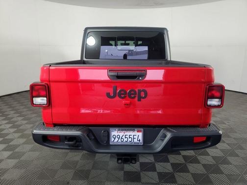 Firecracker Red Clearcoat 2023 Jeep Gladiator Sport S