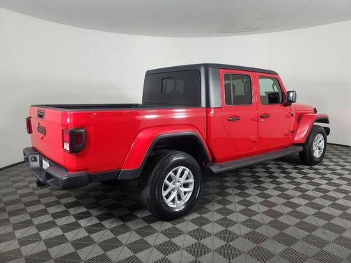Firecracker Red Clearcoat 2023 Jeep Gladiator Sport S