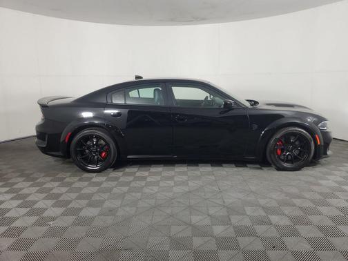 Pitch Black Clearcoat 2022 Dodge Charger SRT Hellcat