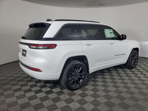Bright White Clearcoat 2026 Jeep Grand Cherokee Limited