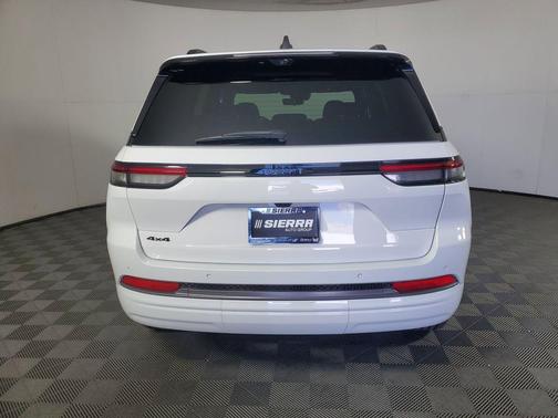 Bright White Clearcoat 2026 Jeep Grand Cherokee Limited