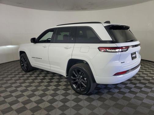 Bright White Clearcoat 2026 Jeep Grand Cherokee Limited