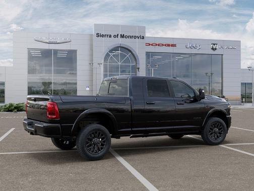 Diamond Black Crystal Pearlcoat 2027 RAM 2500 Limited