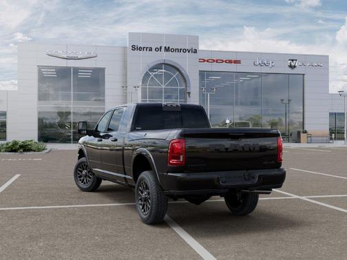 Diamond Black Crystal Pearlcoat 2027 RAM 2500 Limited