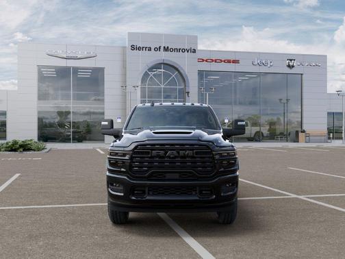 Diamond Black Crystal Pearlcoat 2027 RAM 2500 Limited