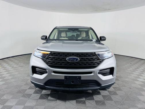 Iconic Silver Metallic 2023 Ford Explorer Base