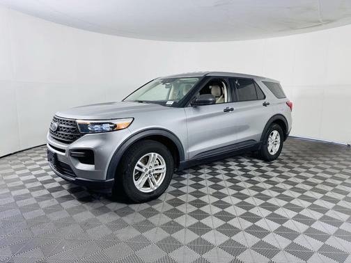 Iconic Silver Metallic 2023 Ford Explorer Base