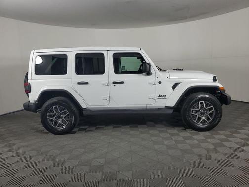2025 Jeep Wrangler 4-Door Sahara 4x4