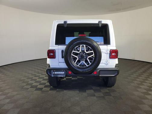 2025 Jeep Wrangler 4-Door Sahara 4x4