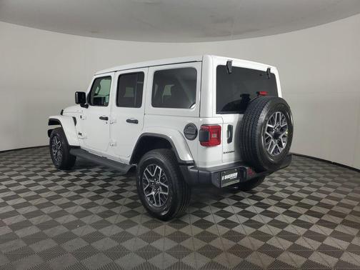 2025 Jeep Wrangler 4-Door Sahara 4x4
