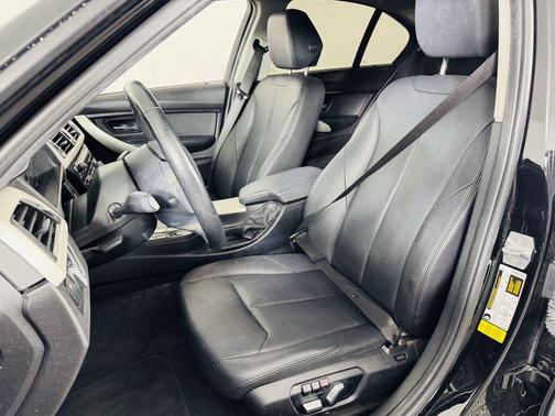 Jet Black 2018 BMW 320 i