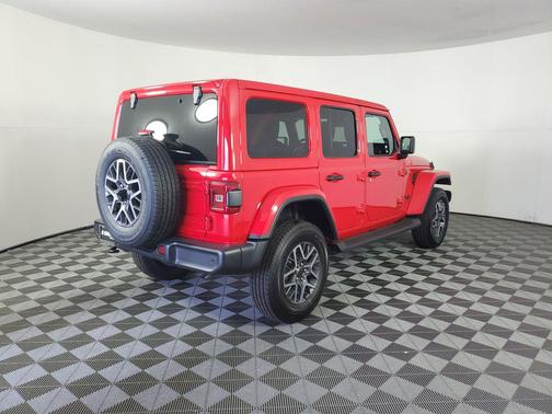 2025 Jeep Wrangler 4-Door Sahara 4x4