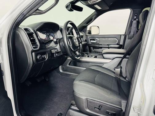 Bright White Clearcoat 2020 RAM 2500 Big Horn Crew Cab 4x4 6'4' Box