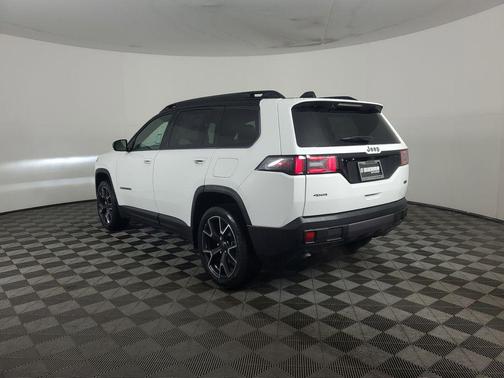 2026 Jeep Cherokee Overland