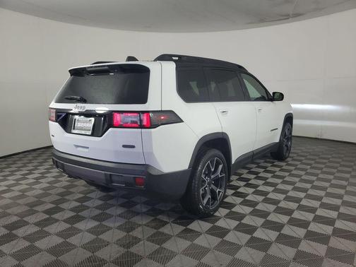 2026 Jeep Cherokee Overland