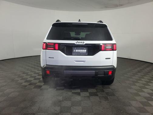 2026 Jeep Cherokee Overland