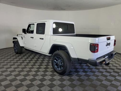 Bright White Clearcoat 2026 Jeep Gladiator 85th Anniversary Edition