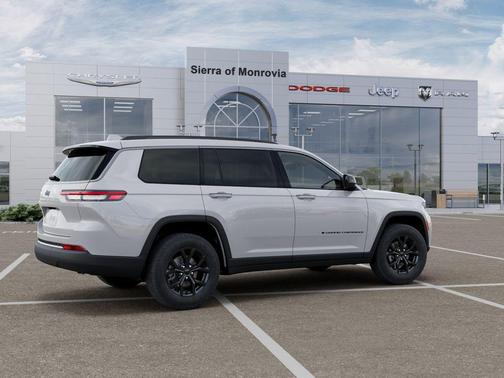 Bright White Clearcoat 2026 Jeep Grand Cherokee L Altitude