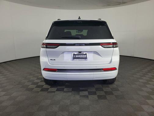Bright White Clearcoat 2026 Jeep Grand Cherokee Limited