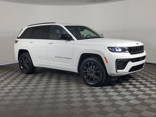 Bright White Clearcoat 2026 Jeep Grand Cherokee Limited