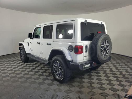2025 Jeep Wrangler 4-Door Sahara 4x4