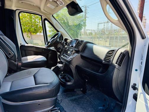 Bright White Clearcoat 2026 RAM ProMaster 2500 Tradesman