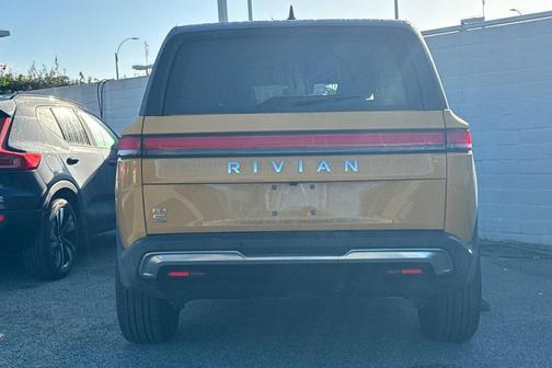 2023 Rivian R1S Adventure