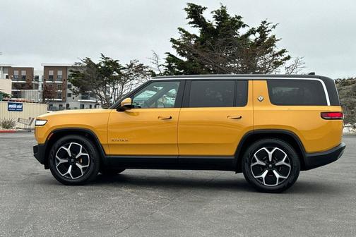 2023 Rivian R1S Adventure