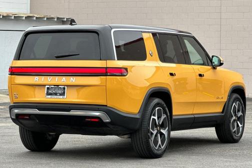 2023 Rivian R1S Adventure