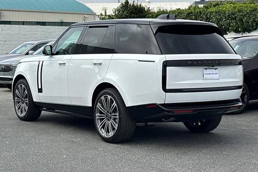 2025 Land Rover Range Rover P400 SE