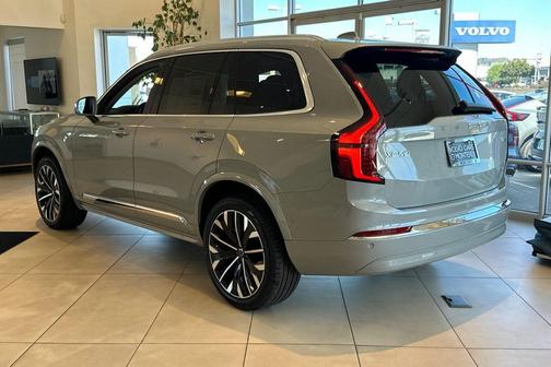 2026 Volvo XC90 B5 Ultra 6-Seater